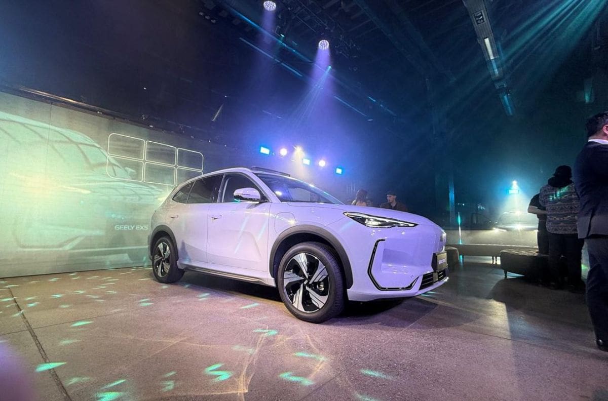 Llega a Chile el SUV eléctrico de Geely que obtuvo 5 estrellas en Euro NCAP