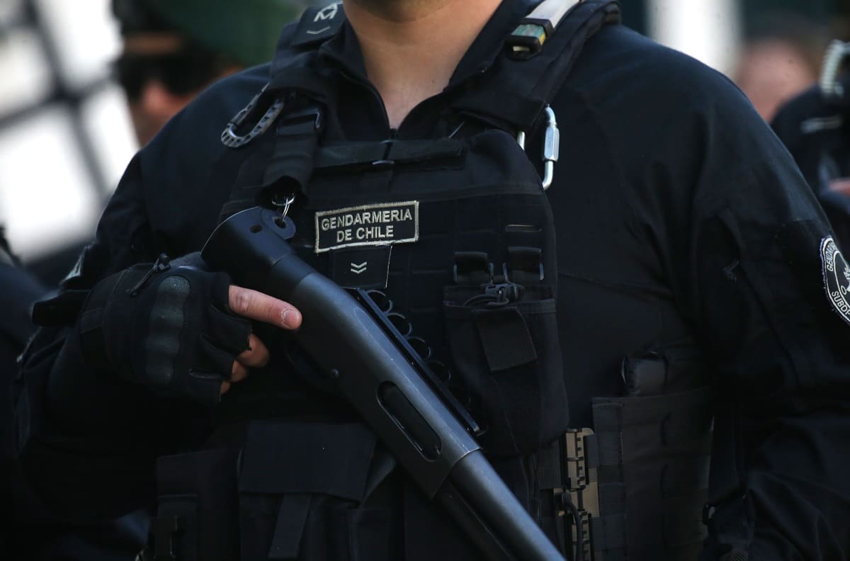 Gendarmería busca trabajadores en la RM: sueldos empiezan en $1.590.000