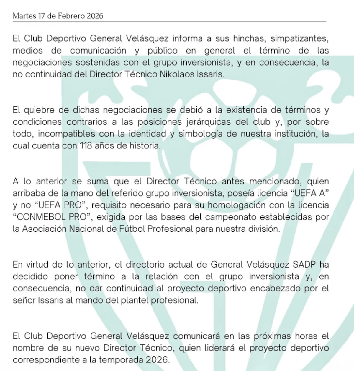 El club anunció la rápida salida del entrenador griego Nikolaos Issaris.