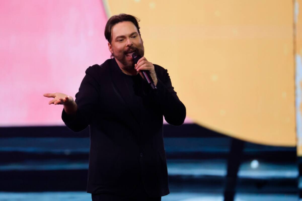 se disculó tras su accidentada rutina.