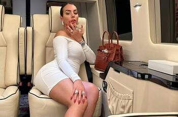 Georgina Rodríguez, pareja de Cristiano Ronaldo, lució unos increíbles zapatos de oro: esto valen