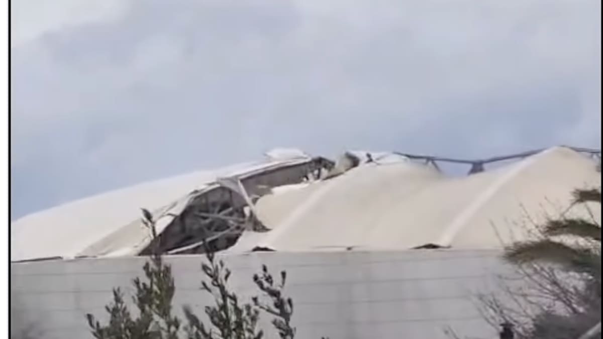 Fuertes vientos provocan grave daño en el Estadio Germán Becker de Temuco: se desprendió parte del techo