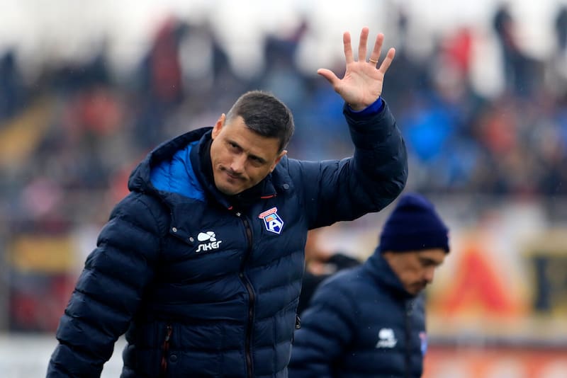En su período como entrenador de San Marcos de Arica. Foto: Aton.