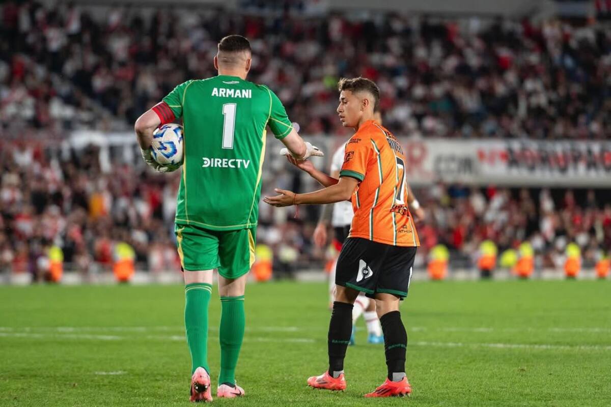El extremo de Banfield declaró que si lo llaman para jugar por La Roja, analizaría la propuesta.