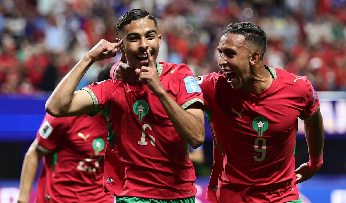 El delantero marroquí fue campeón en Chile y ahora anotó su primer gol en el Mundial adulto. Foto: EFE.
