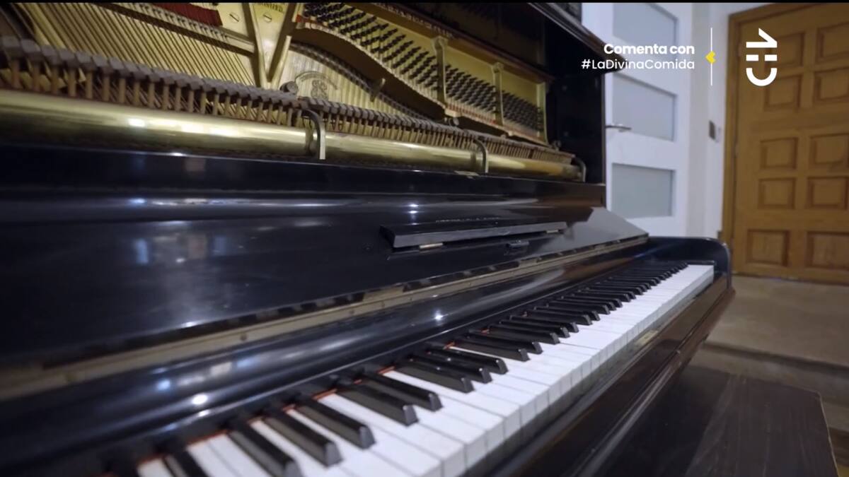 Gianella Marengo tiene un piano en su casa.