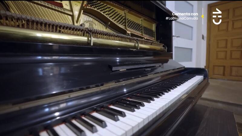 Gianella Marengo tiene un piano en su casa.