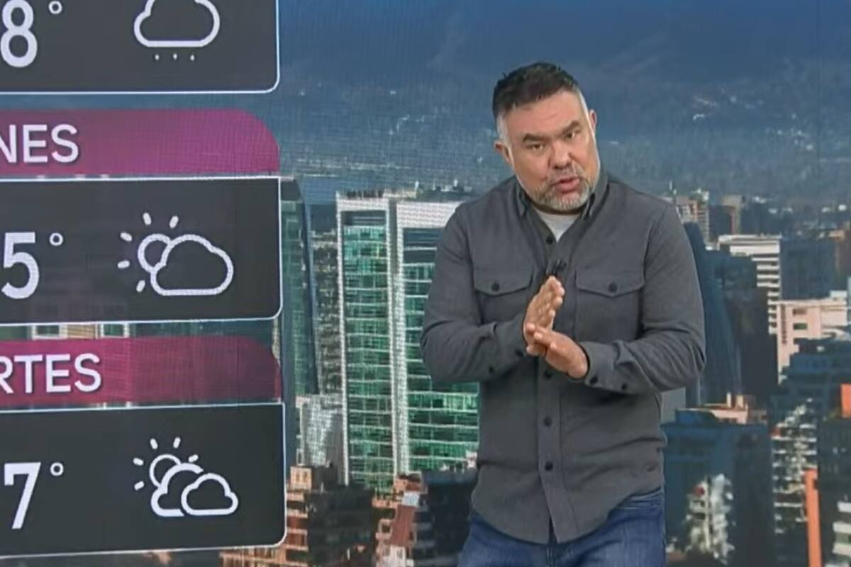 El meteorólogo explicó cómo se vienen las precipitaciones en las próximas horas en Santiago. Créditos: Captura de pantalla - Canal 13.