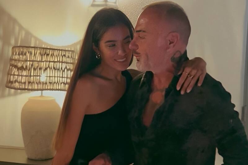 El multimillonario italiano celebró su cumpleaños 56 al lado de Sharon Fonseca, su hija Blu y sus amigos.