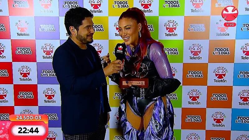 Después de su espectacular presentación, Karen Paola hizo a toda la Quintar Vergara corear sus icónicos temas.
