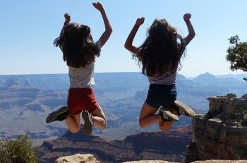 Sernatur: Hasta un 55% de financiamiento para programas de Gira de Estudio