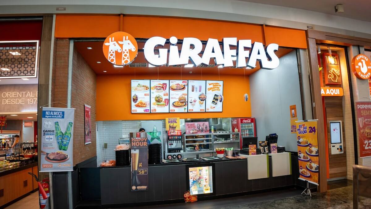Promete “comida real”: Llega a Chile gigante del fast food brasileño que abrirá 52 tiendas en estas ciudades