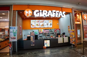 Promete “comida real”: Llega a Chile gigante del fast food brasileño que abrirá 52 tiendas en estas ciudades