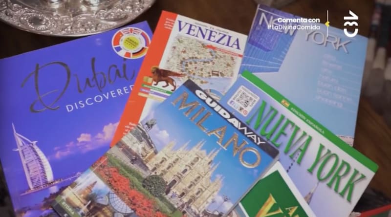 La colección de libros de Gisella Gallardo. Foto: CHV.