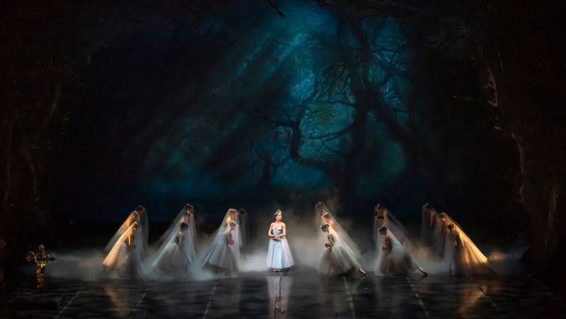 Disfruta de esta espectacular obra de ballet desde tu casa por la plataforma de Municipal Delivery. Créditos: Teatro Municipal de Santiago.