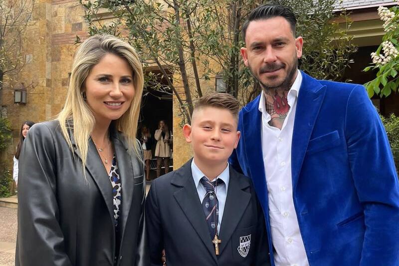 Gissella Gallardo y Mauricio Pinilla en la primera comunión de su hijo.