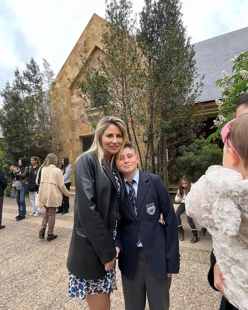 Gissella Gallardo en la primera comunión de su hijo Mauricio