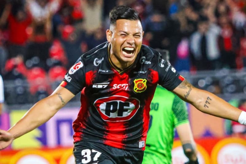 Matías Sandoval marcó el segundo gol rojinegro en el retorno al Estadio Fiscal de Talca. Foto: Rangers.
