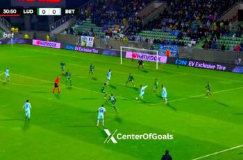 VIDEO | ¡Se pasó! El golazo de Lo Celso para el Betis en Europa League