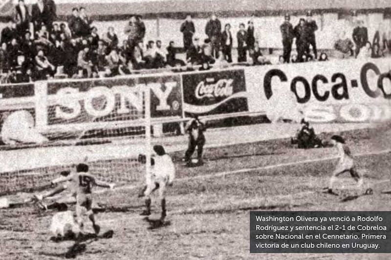 Olivera anota el 2-1 sobre Nacional en el Centenario.