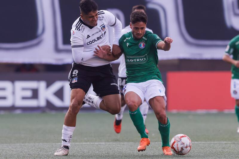 jugando contra Colo Colo.