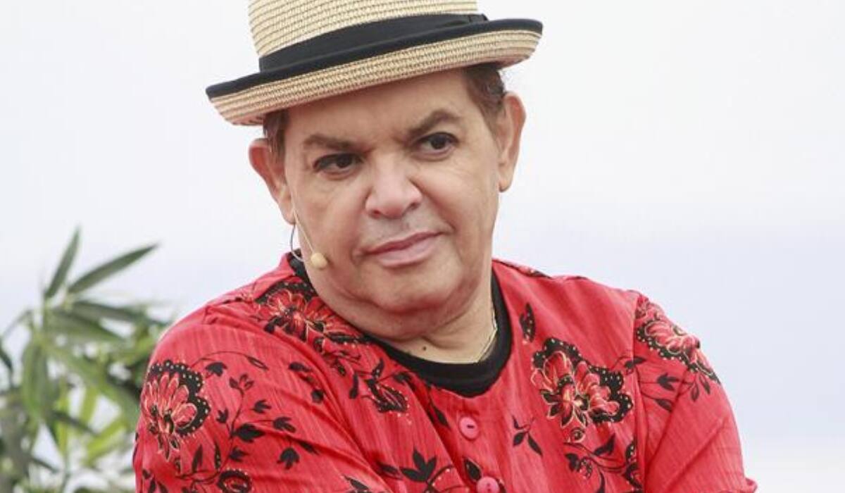 Este lunes, el estilista, se enfrenta a una operación crucial tras un accidente doméstico que lo mantuvo por un mes internado.