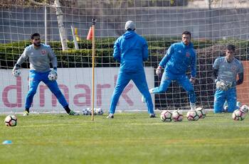 El drama de exarquero de la U: quedó sin equipo a horas del cierre del mercado en el Campeonato Nacional