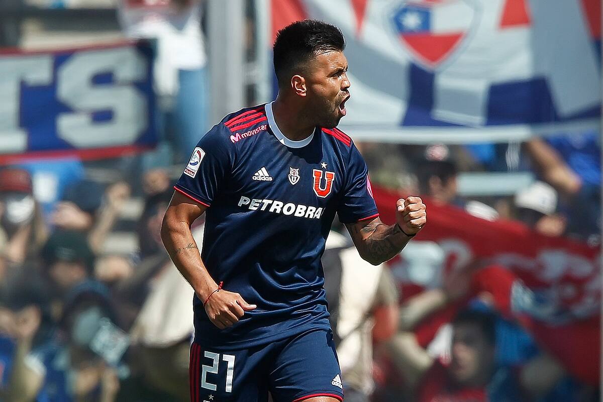 El mediocampista adquirió el apodo de clasiquero por su paso por Universidad de Chile. Foto: Agencia ATON.