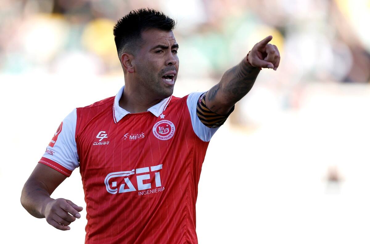 Lejos de San Felipe: Gonzalo Espinoza podría llegar a un nuevo equipo de Primera B