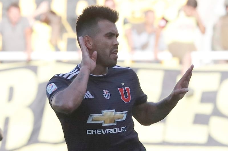 El Bulldog enfrentó a Colo Colo en 13 oportunidades con la camiseta de la U. Foto: Agencia ATON.