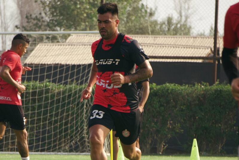 Gonzalo Espinoza llegó a reforzar el mediocampo de Unión San Felipe. Crédito: @USanFelipeSADP.