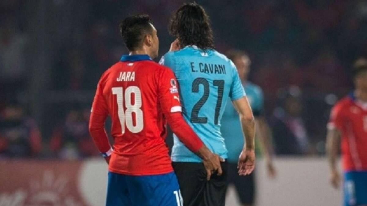 quedó recordado por polémica situación con Edison Cavani.