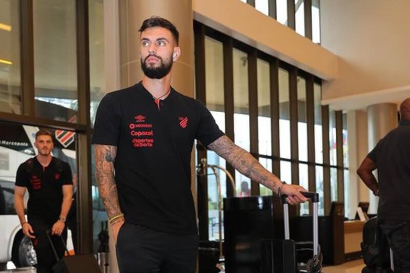 en la concentración de Athletico Paranaense.