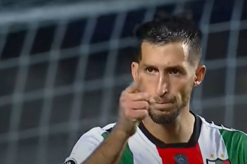 Gonzalo Sosa le dedicó al banco de Nacional de Paraguay el penal que marcó en la definición.