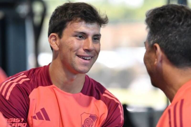 realiza sus primeras entrevistas en River.