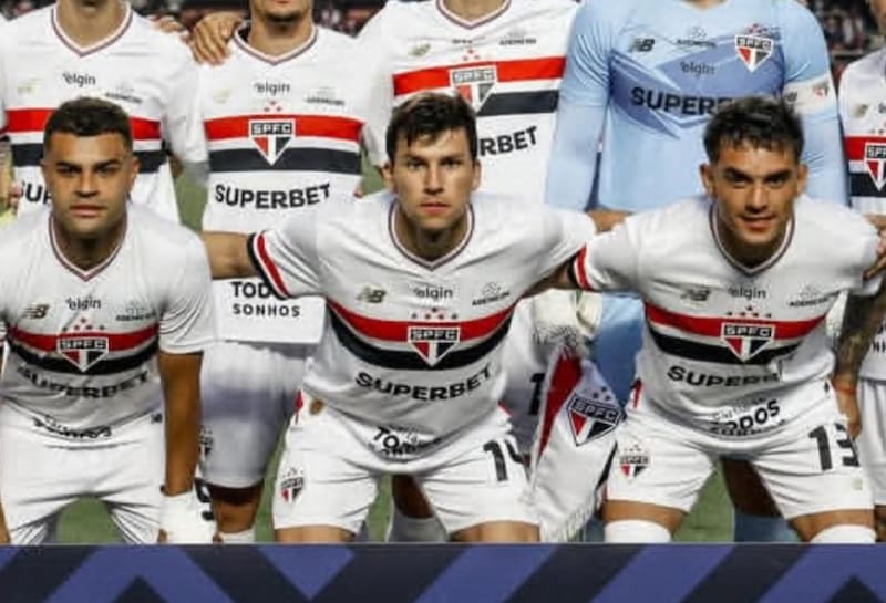 . Delantero chileno del Sao Paulo.