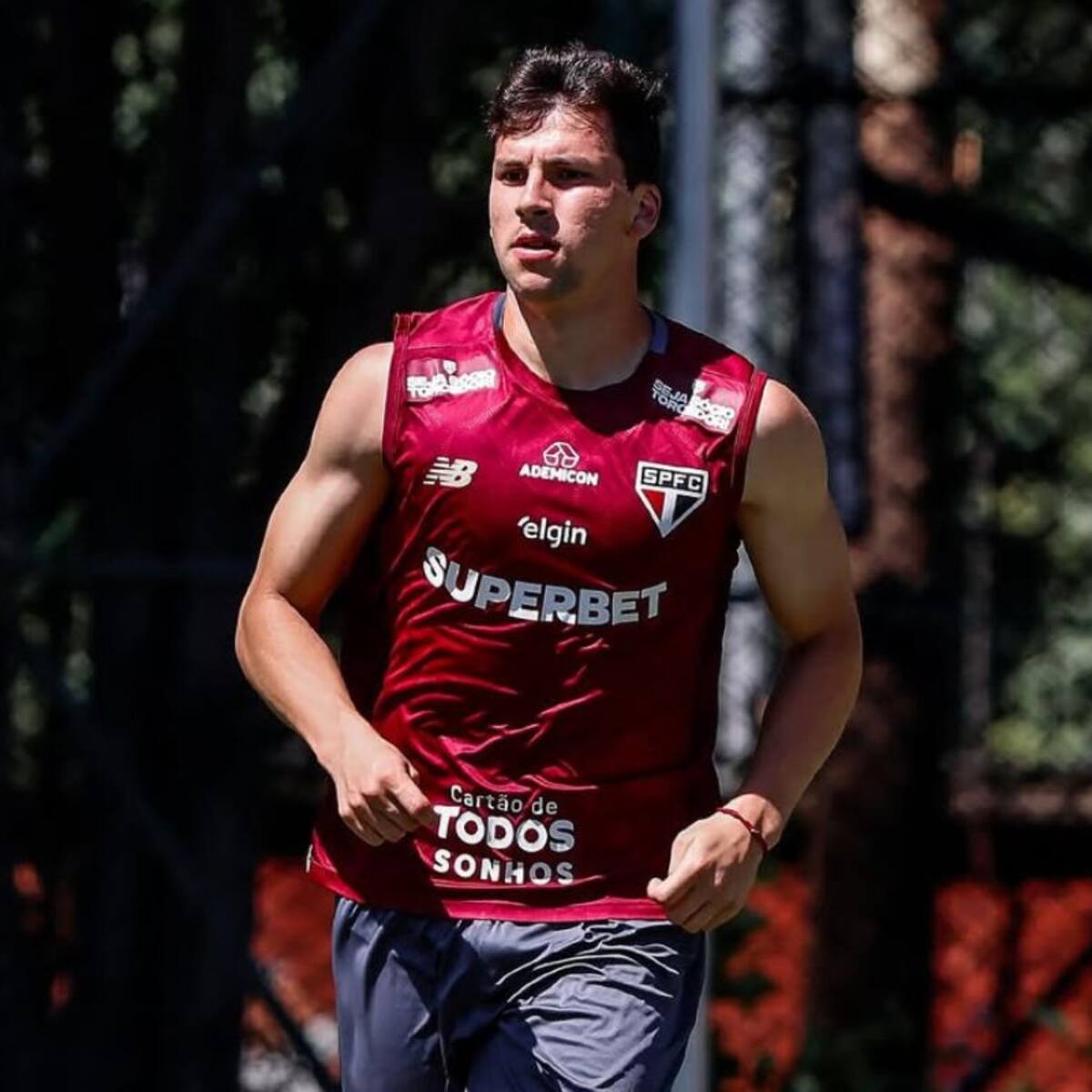 Negociación estancada: en Brasil destapan freno al traspaso de Gonzalo Tapia y otro club se entromete