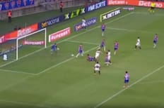 VIDEO | Gonzalo Tapia se luce en Sao Paulo y anota este golazo contra Fortaleza