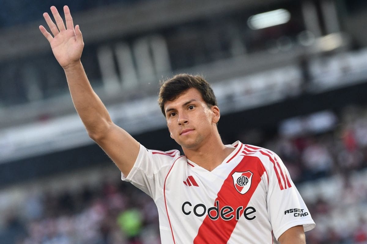 "Creo que hay que darle tiempo. Lo que digo es porque River no fue a pagar por un Marcelo Salas", dice Traverso.
