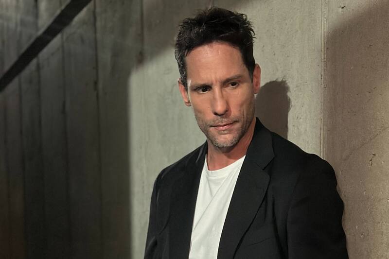 El actor optó por un nuevo corte de pelo.