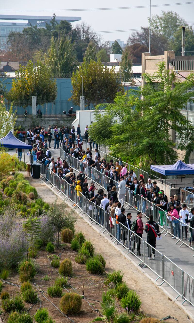 Masiva asistencia al casting presencial.