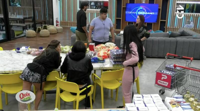 Rubén Gutiérrez reclamó por la compra semanal. Foto: CHV.