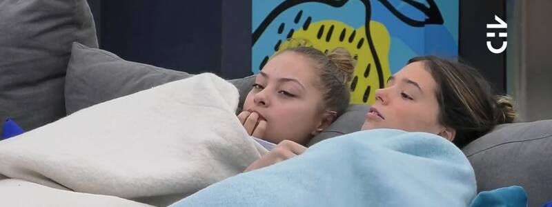 Skarleth Labra y Alessia Traverso. Foto: CHV.