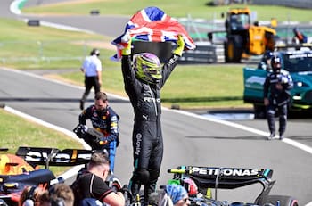 Lewis Hamilton ganó la mejor carrera del año en Fórmula 1 y hace historia en el GP de Gran Bretaña