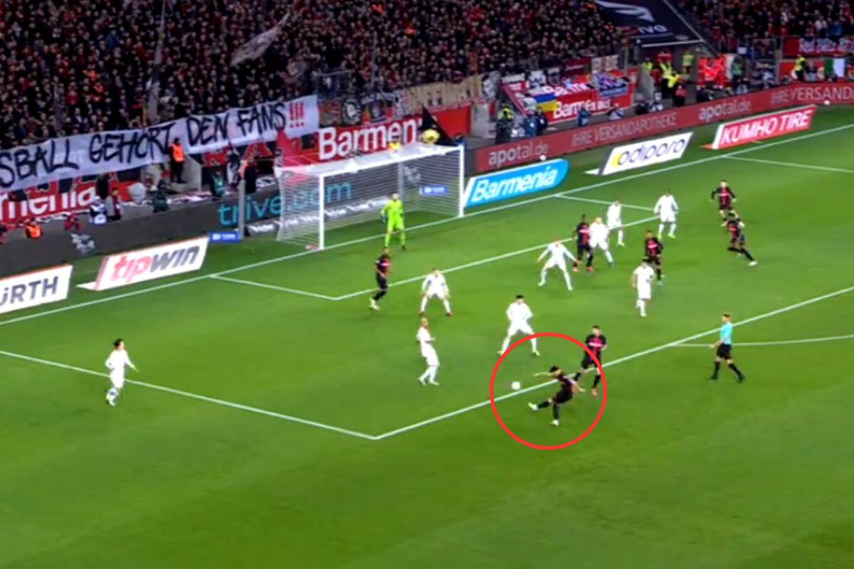 marcó un golazo para Bayer Leverkusen.