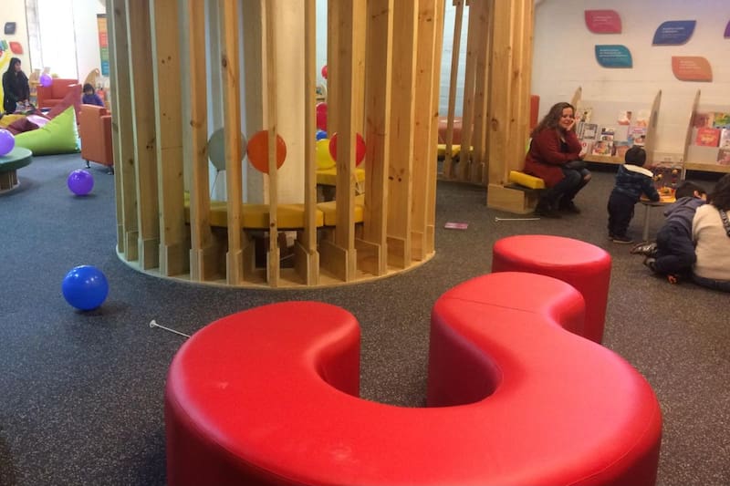 Conoce la guaguateca en la Biblioteca de Santiago.