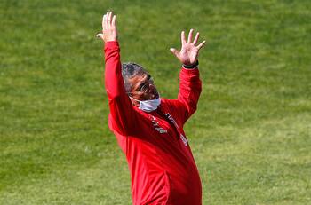 Dos cotizados técnicos se suman a la lista de candidatos de Colo Colo