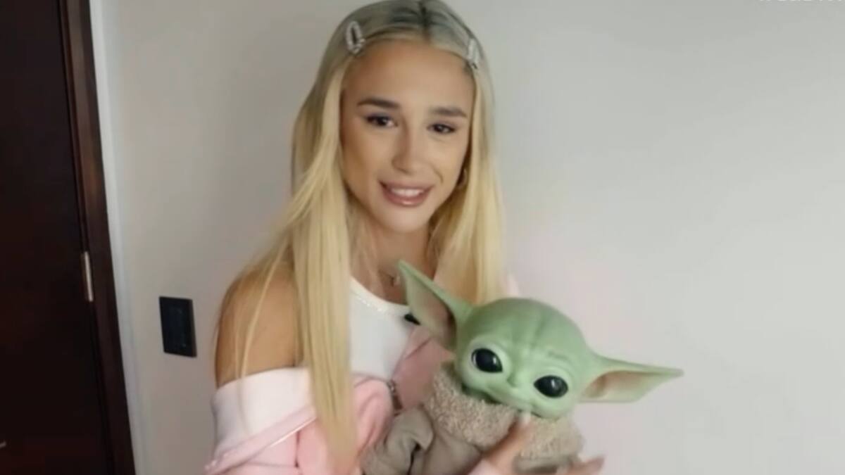 Muy rosado y con una colección de Baby Yoda: Así es el espectacular departamento de Guarén