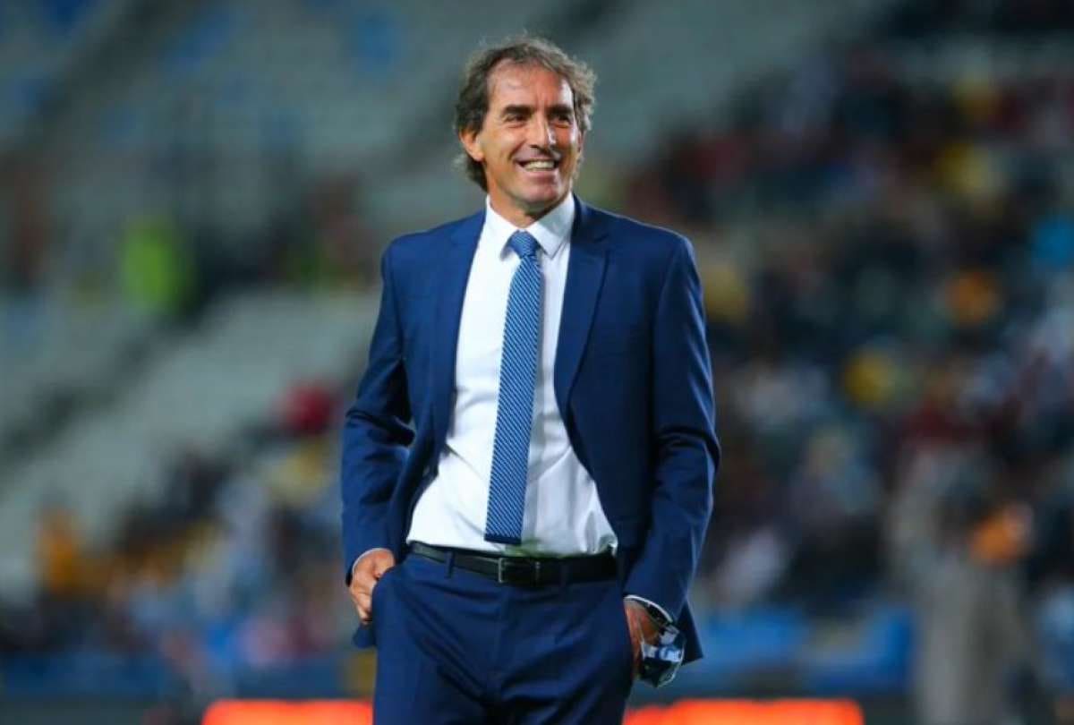 El uruguayo estuvo en conversaciones con la U. de Chile y fue entrevistado cuando dirigía en Ecuador.