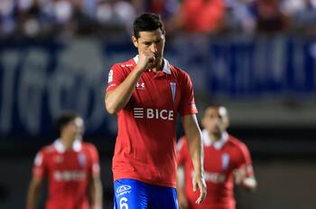 Sigue el drama de Guillermo Burdisso en la UC: recuperado pero sin espacio en defensa